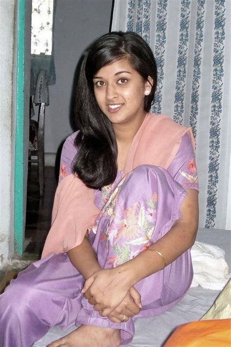 Sexy Desi Girl Record Her Boobs Selfie Aagmaal