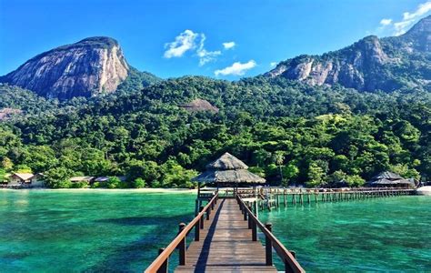 Perairan di pulau mabul tidaklah sedalam di pulau sipadan ataupun lankayan, jadi itulah dia destinasi pulau di malaysia yang dianggap bertaraf dunia dari segi kecantikannya. Tempat Wisata Pemandangan Alam Paling Indah di Malaysia