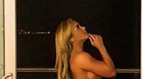Maripily Rivera Imita A Ricky Martin Y Posa Completamente Desnuda FOTO