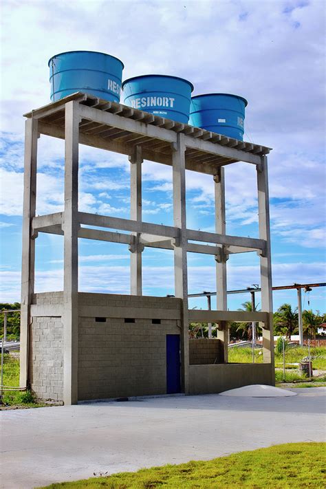A Caixa D'água De Um Edificio