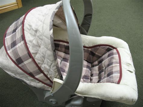· about 5 minutes to read this article. Custom Car Seat Cover DIY - thecraftpatchblog.com