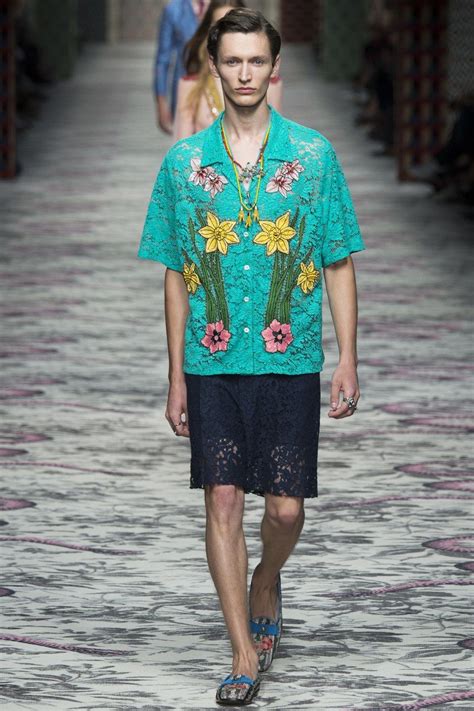 Gucci Spring 2016 Ready To Wear Collection Runway Looks Beauty Models And Reviews Style