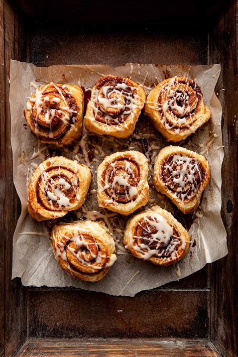 Small Batch Cinnamon Rolls - Kelly Neil