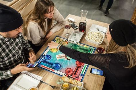 In Toronto Cafes Board Games Rule The New York Times