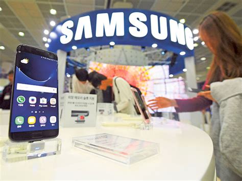 Samsung To Launch Ai Assistant Service For Galaxy S8 Business Gulf News