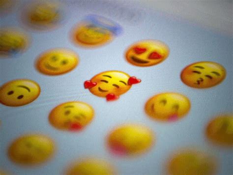 🥰 Cuál Es El Verdadero Significado Del Emoji De La Carita Rodeada De