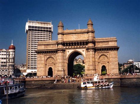 Famous Monuments In Mumbai