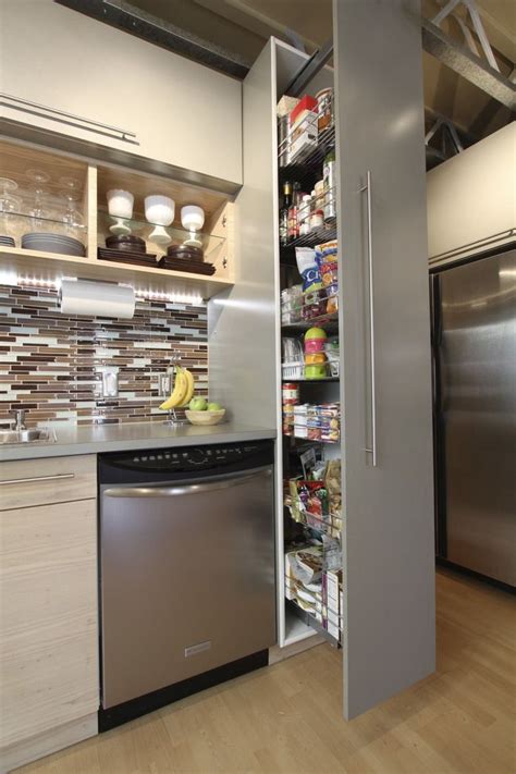Enjoy adjustable refrigerator shelves, and drawers in a range of sizes that allow you to store the foods you love with ease. Pull out food pantry with adjustable shelves (com imagens)