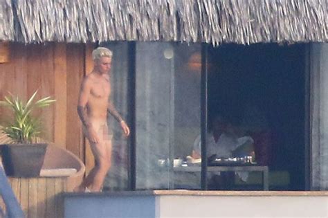 Justin Bieber Fully NAKED In The Revealing Photographs Which Broke The Internet Mirror Online