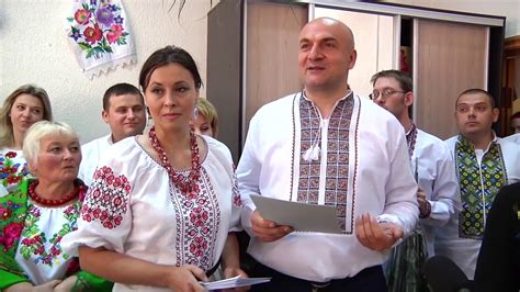 День вишиванки відзначають щороку у третій четвер травня. Свято вишиванки 2017 - YouTube