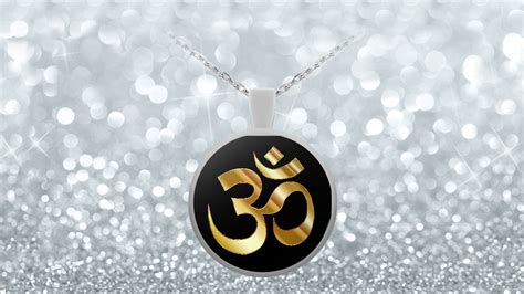 Golden Om Symbol Round Pendant Necklace