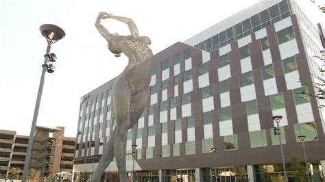 Massive Statue Of Nude Woman Sparks Debate In East Bay Abc7 San Francisco