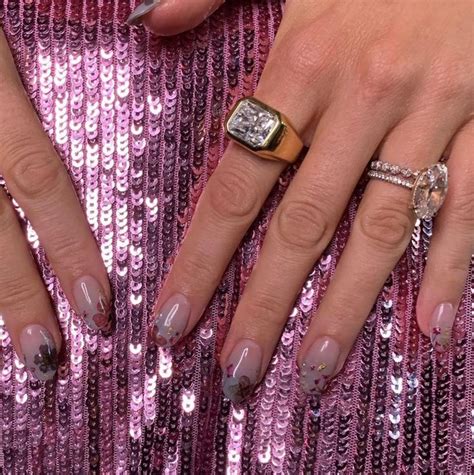 Red Carpet Nails For Blake Lively Lechat Nails Red Carpet Nails