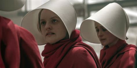 How Much Time Has Passed In The Handmaids Tale Popsugar Entertainment
