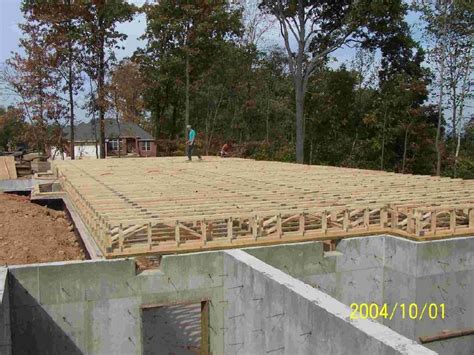 Stairwell at stairwell openings perpendicular to floor. Bourbeau Custom Homes Inc.