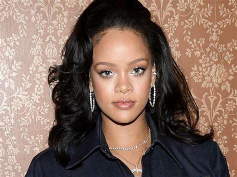 Rihanna Has A Reported Net Worth Of 14 Billion — Heres How The 35