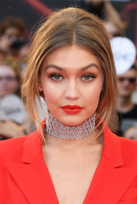 Gigi Hadids Entire Makeup Look Is From The Drugstore