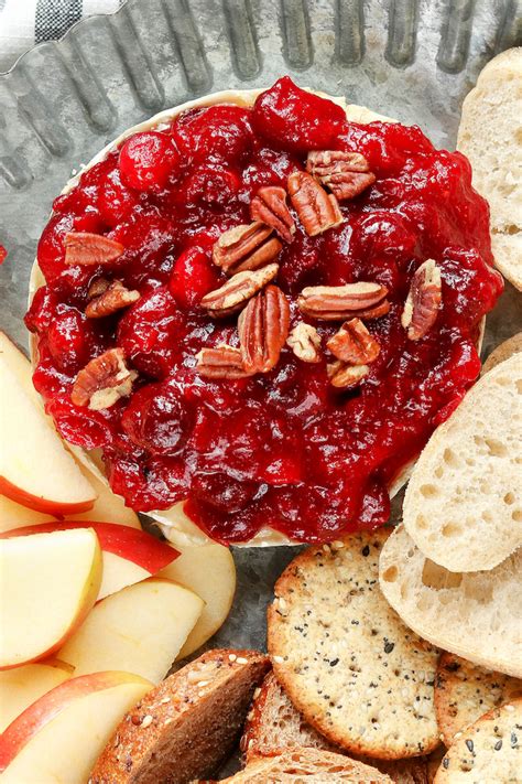 5 Ingredient Baked Brie With Cranberry Sauce