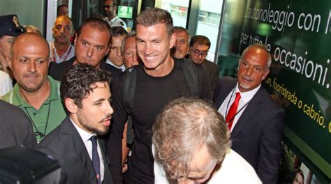 Jun 03, 2021 · i̇stanbul'dan marmaris'e geçen ünlü oyuncunun, tatil yapmak için i̇stanbul'a geldiği anlaşıldı. Džeko je danas stigao u Istanbul, navijači Fenerbahcea u ...