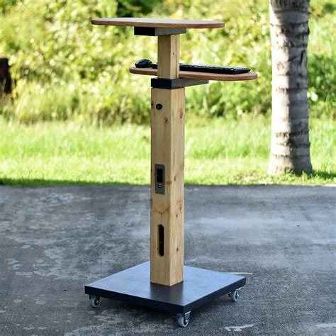It has many advantages ranging from health benefits to increased productivity. DIY Standing Desk Adjustable and Mobile (PDF Plan) | Diy ...