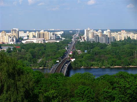 Find exclusive collection for birthday, anniversary, rakhi and valentine's day, wedding, and romantic gift collection for men and women etc. Flowers and gifts delivery to Ukraine | flower-shop.by