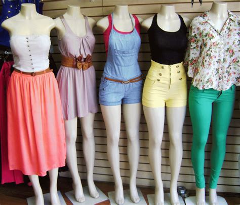 Buy Various Kinds Of Realistic Mannequins Display To Attract Customers