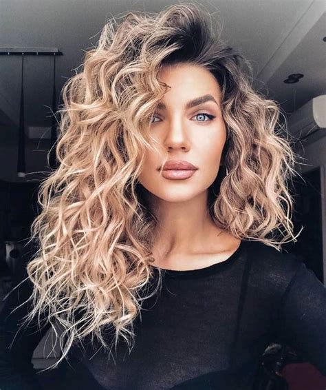 22 Medium Length Curly Hairstyles 2020 Hairstyle Catalog