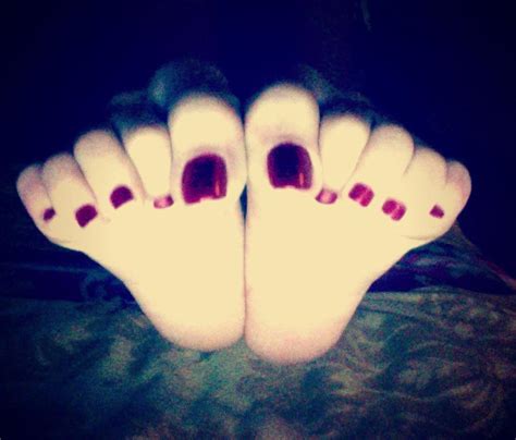 addicted to hot girls feet