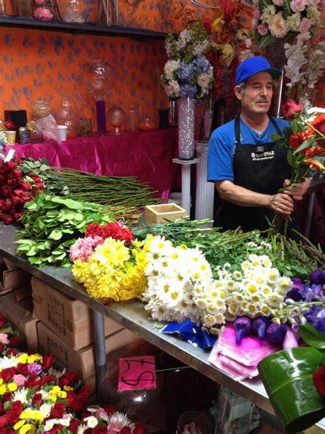 Be You Be Healthy Be Designed This Amazing Guy At This Flower Shop Was