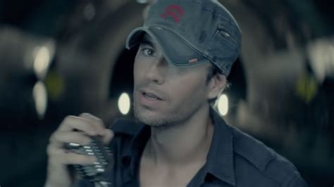 Decade Defining Song Enrique Iglesias Feat Descemer Bueno Bailando