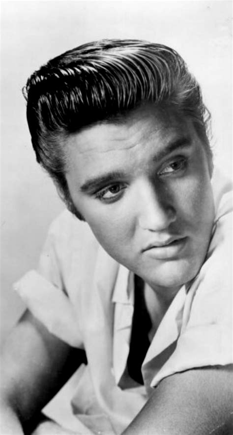 Pin By Sharon Young On Gorgeous Elvis Elvis Presley Pictures Elvis