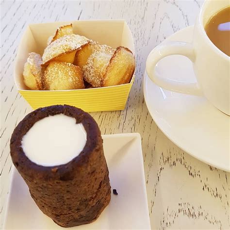 Cookie Shot With Tahitian Vanilla Infused Milk And Freshly Baked