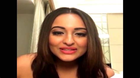 Sonakshi Sinha Live Chat With Fan On Facebook Sonakshi Sinha Live Chat Chat