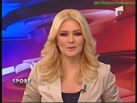 Maybe you would like to learn more about one of these? tv foto monden: Cristina Dochianu prezinta stirile din ...
