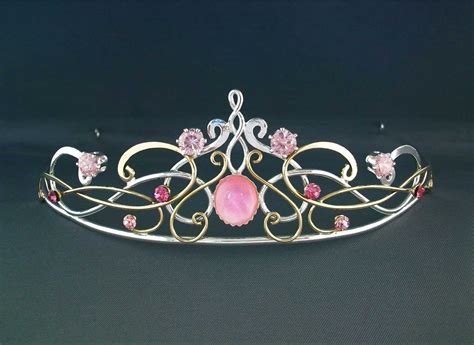 It Is Sooo Pretty Crowns Circlets Crowns Tiaras And Dresses For