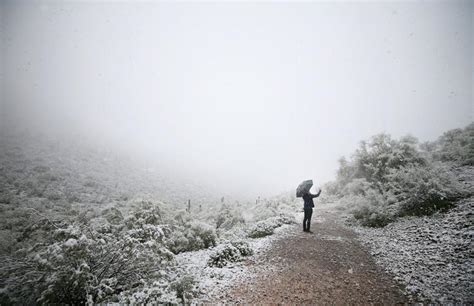 the last time it snowed and stuck in the city of tucson with 10 gorgeous photos of snow in