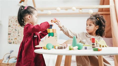 Lehm Wie Album Kinderspiele F R Zweij Hrige Bucht Urheberrechte Z Rtlich