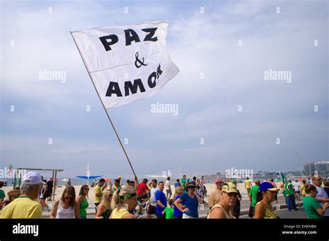 Wave A Flag Hi Res Stock Photography And Images Alamy