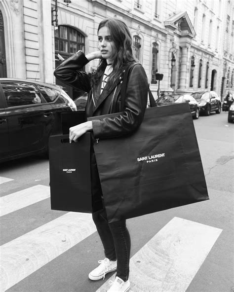 Taylor Hill At Paris Fashion Week A Day In The Life Taylor Hill Saint