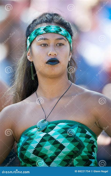 Polynesian Woman In Costume Editorial Photo 88046385