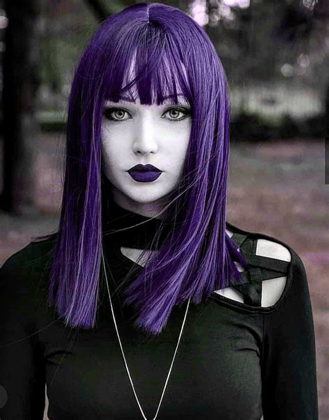 Pin By Luisa Ftascon On Gothic Girls Goth Hair Gothic Hairstyles Gothic Beauty