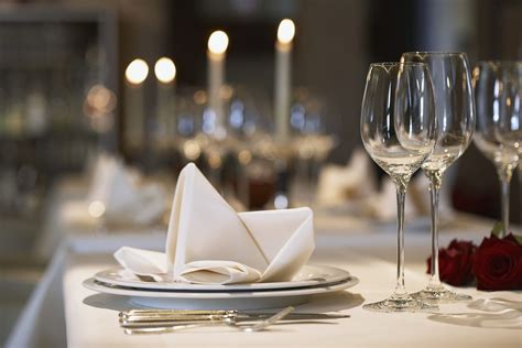 11 Fine Dining Etiquette Rules To Follow