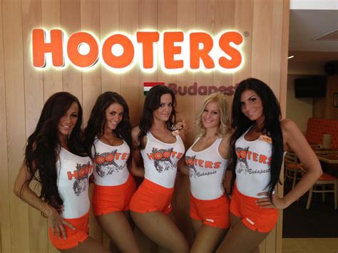 Hooters Wallpaper Pictures