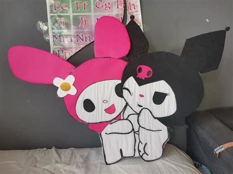 Piñata de Melody and kuromi... - Piñatas y Manualidades Mely