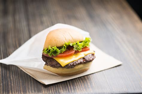 Heres How You Can Recreate Shake Shacks Signature Burger At Home