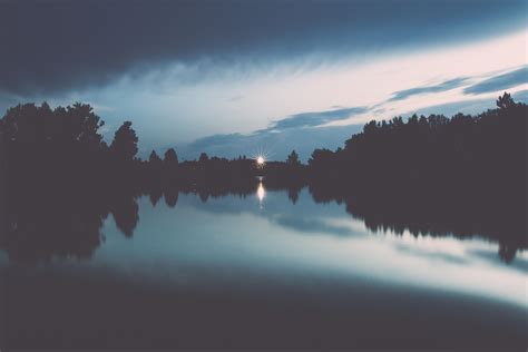 Wallpaper Lake Horizon Sunset Reflection Rays Hd Widescreen