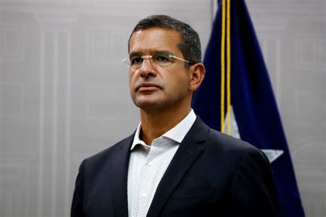 Gobernador Puerto Rico Aislado Tras Estar Reunido Con Positivo A La
