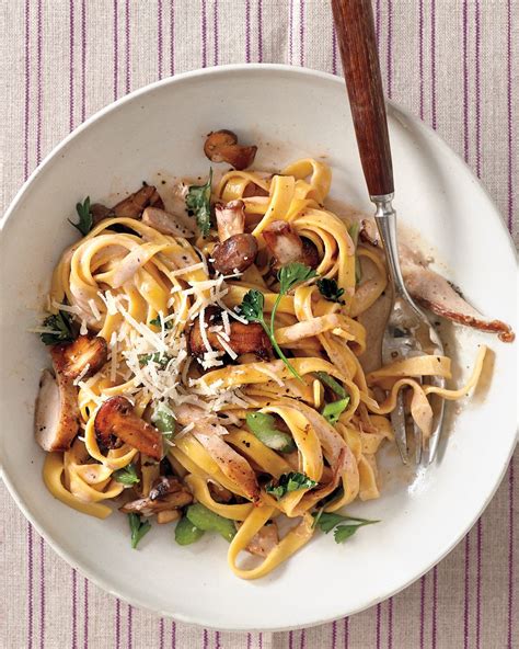 Chicken And Mushroom Tagliatelle Recipe Recipe Autumn Pasta Recipes