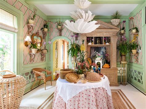 At once modern and classic. Designer Amanda Lindroth Breaks Down Palm Beach Decorating