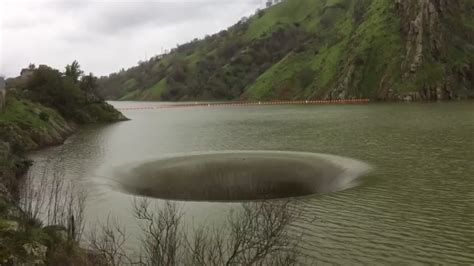 Video Water Flows Into Iconic Lake Berryessa Glory Hole Abc7 San